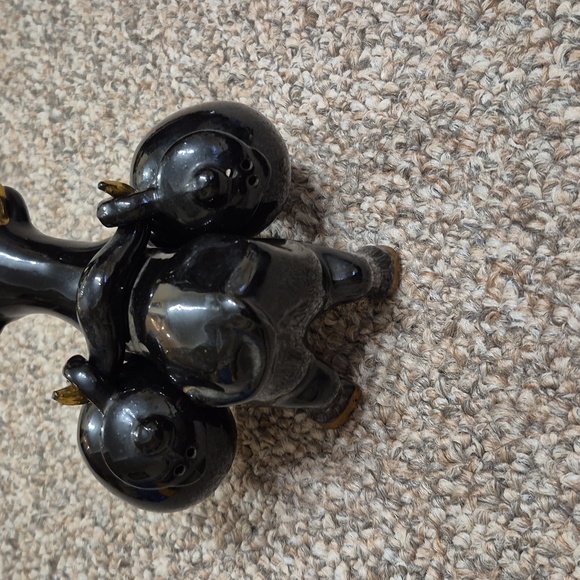 Vintage Black and Gold Ceramic Bull Figurine Salt & Pepper Shakers Made In Japan - Picture 5 of 11